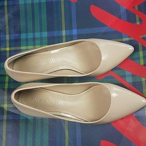 Aldo pointed toe Patent leather nude heels